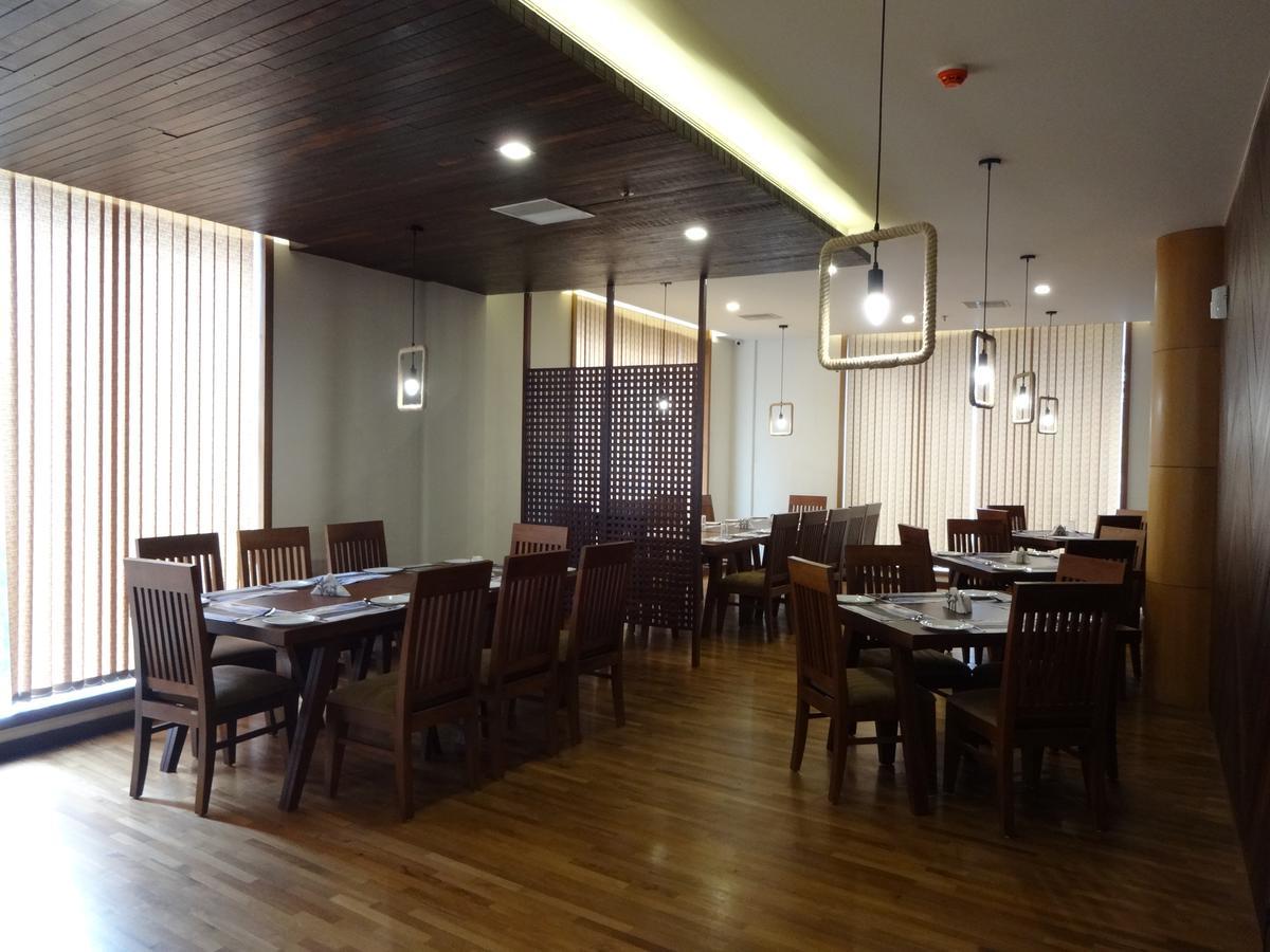 Woodies Bleisure Hotel Kozhikode Zewnętrze zdjęcie